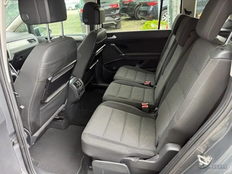 Volkswagen Touran 7
