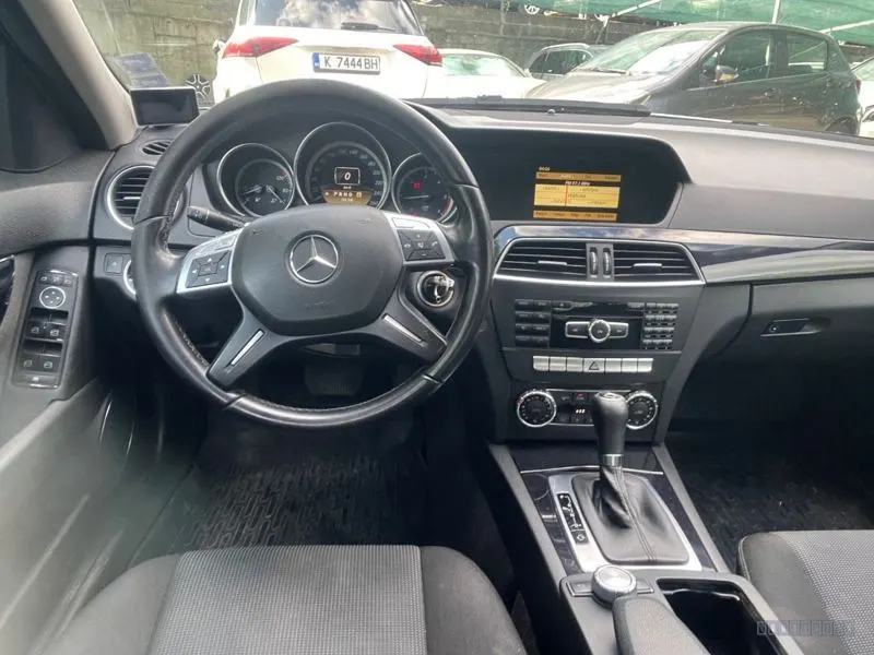 Mercedes-Benz C-Class 5