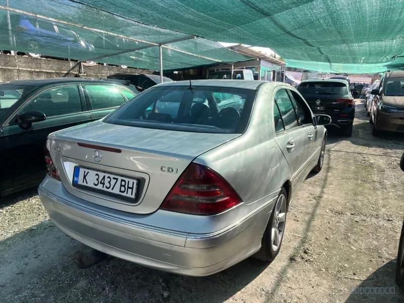 Mercedes-Benz C-Class 3