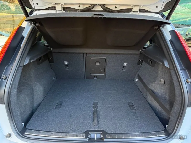 Volvo XC40 8