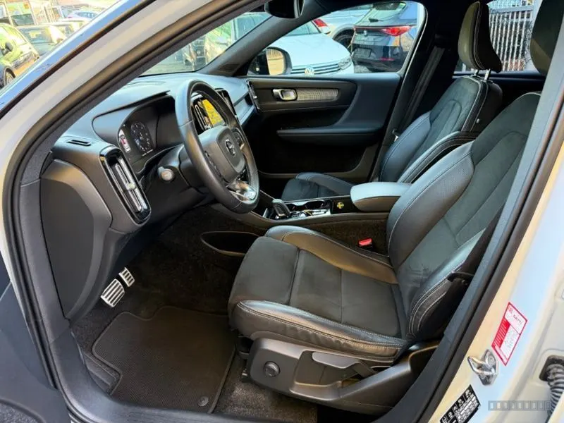 Volvo XC40 6