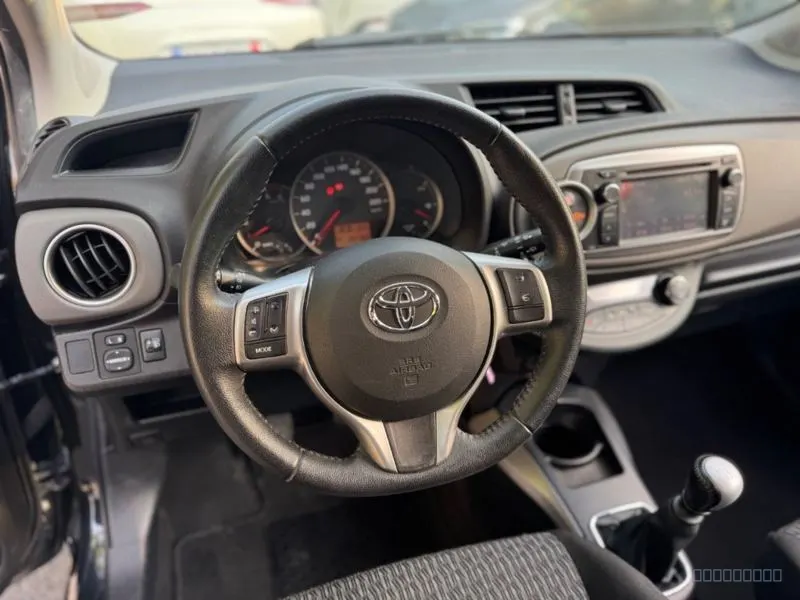 Toyota Yaris 5