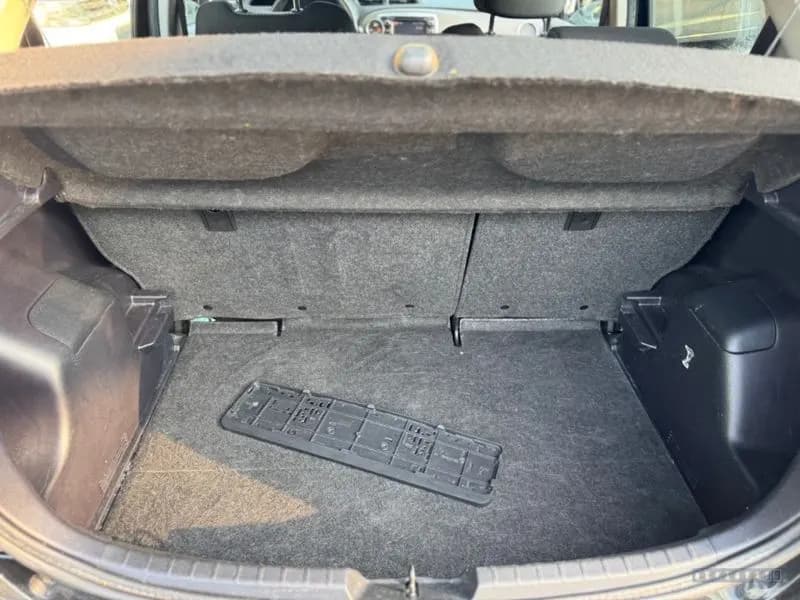 Toyota Yaris 8