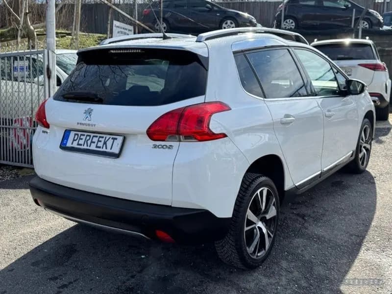 Peugeot 2008 3