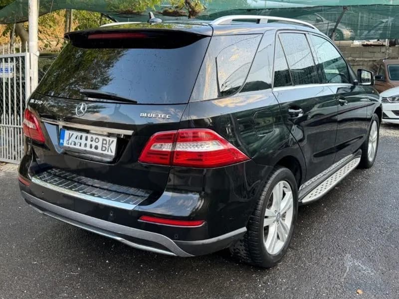 Mercedes-Benz M-Class 3