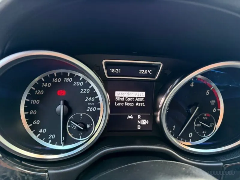 Mercedes-Benz M-Class 8