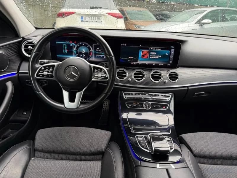 Mercedes-Benz E-Class and predecessors 5