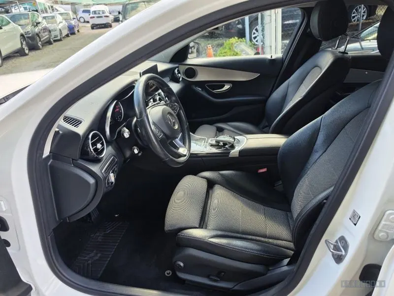 Mercedes-Benz C-Class 6