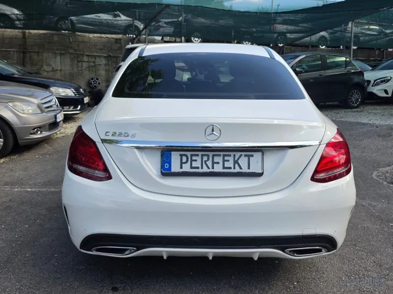 Mercedes-Benz C-Class 4