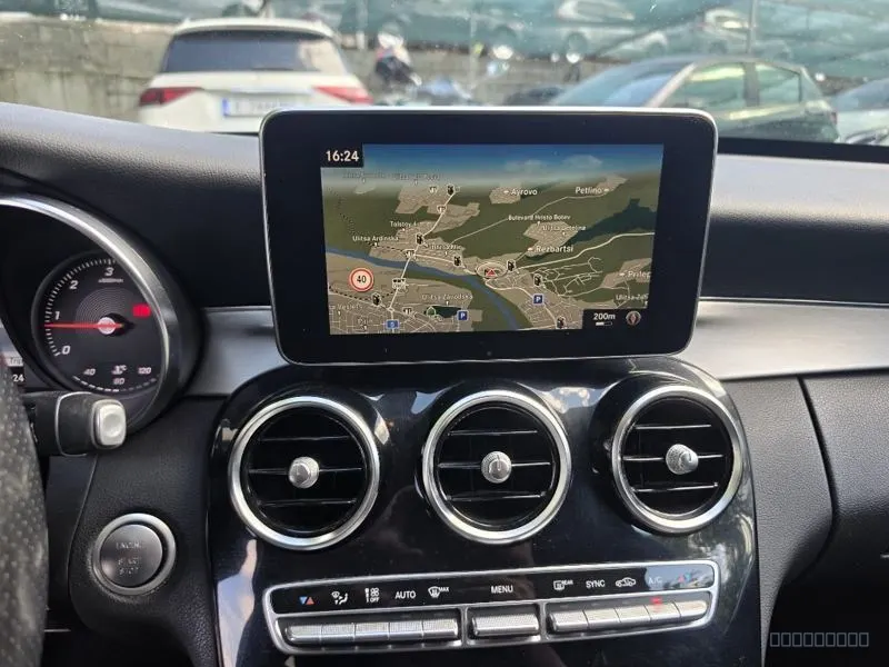 Mercedes-Benz C-Class 8