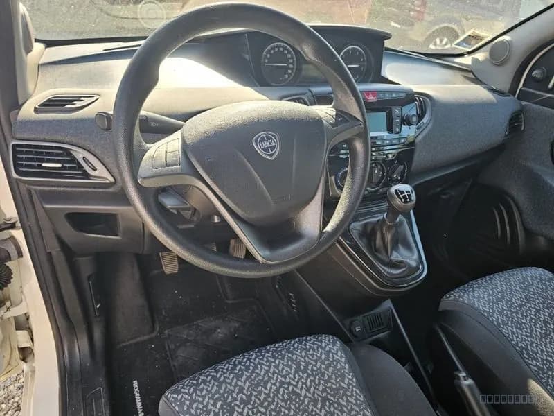 Lancia Ypsilon 5