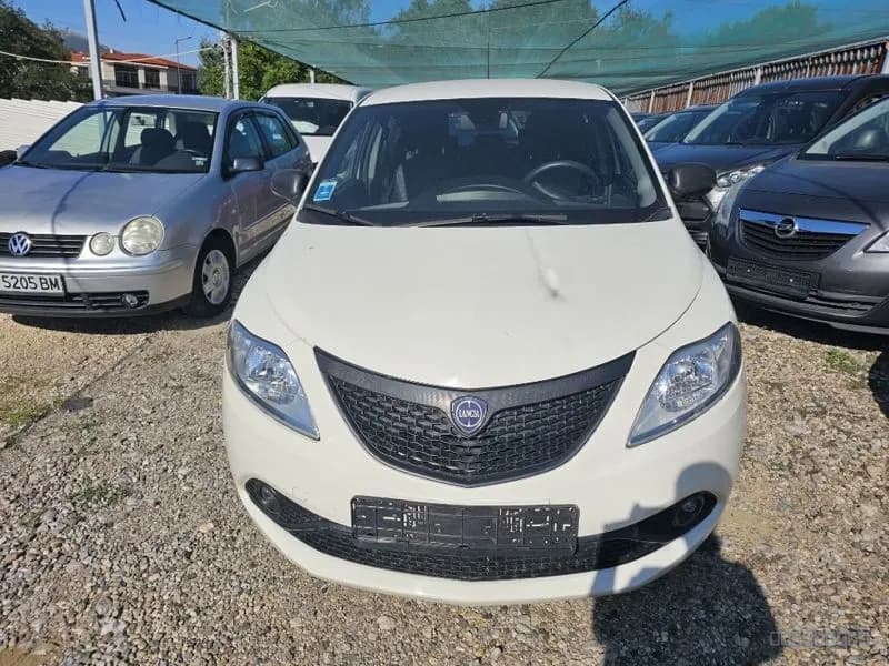 Lancia Ypsilon 2