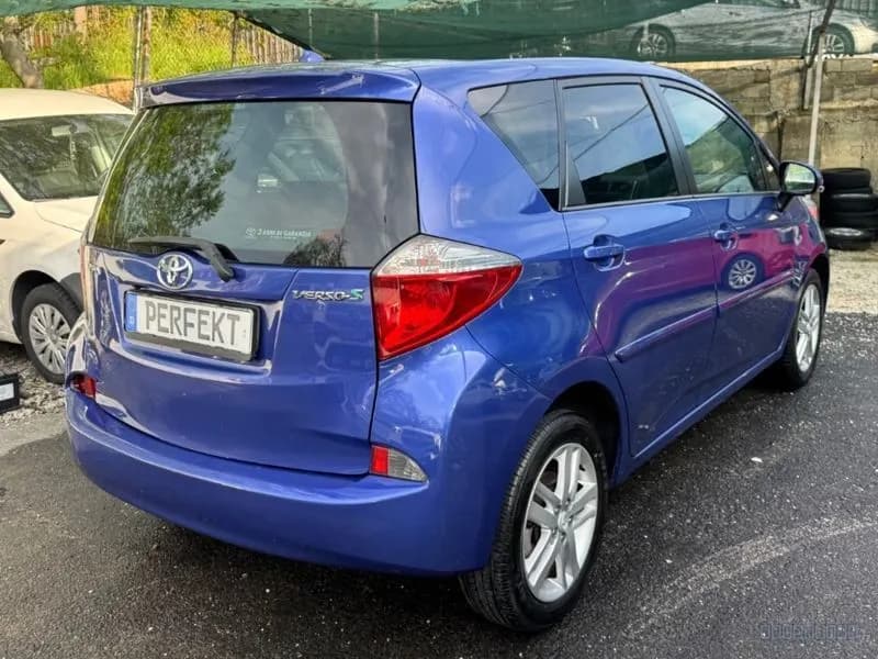 Toyota VERSO-S 3