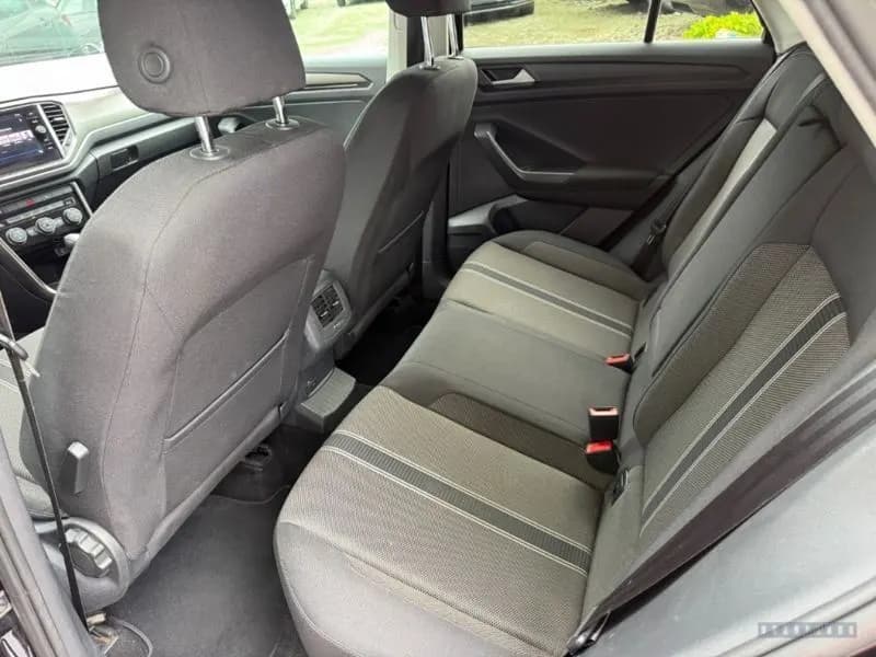 Volkswagen T-Roc 7