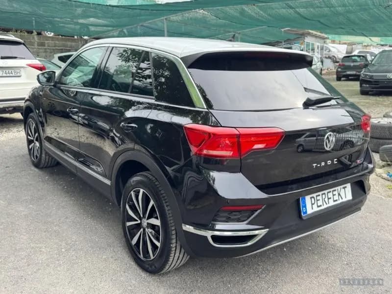 Volkswagen T-Roc 4