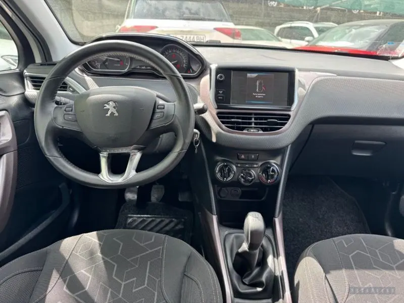 Peugeot 2008 5