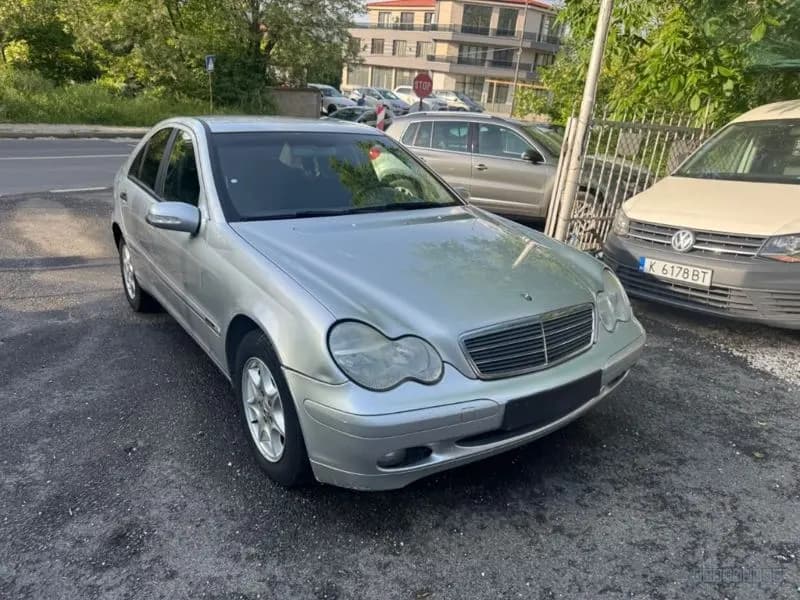 Mercedes-Benz C-Class 2