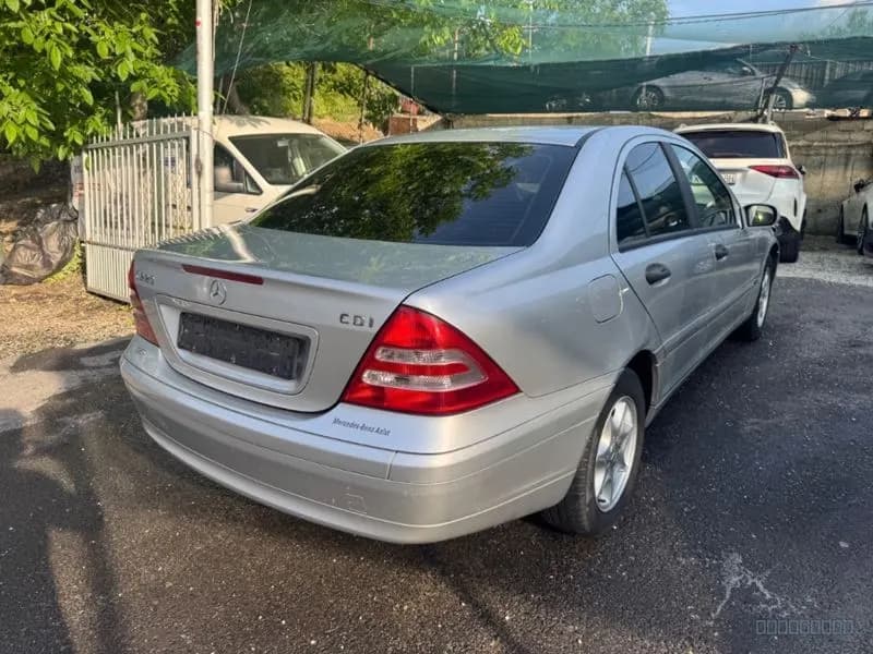 Mercedes-Benz C-Class 3