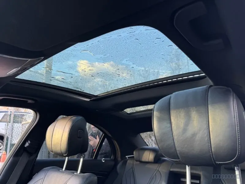 Mercedes-Benz S-Class 8